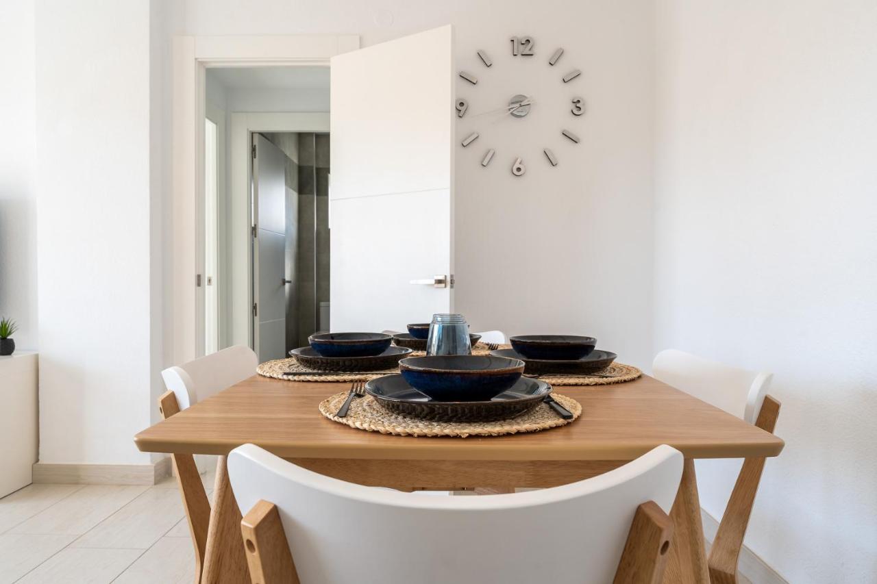 Sea View 2 Bedroom Apartment 2 Min Away From The Beach Torremolinos Bagian luar foto