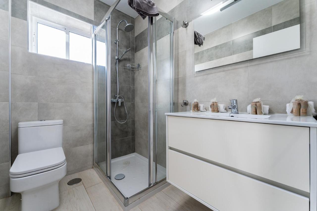 Sea View 2 Bedroom Apartment 2 Min Away From The Beach Torremolinos Bagian luar foto