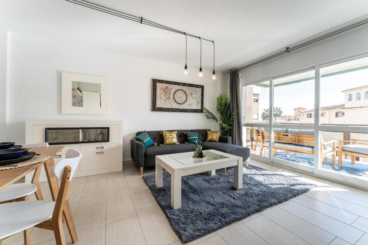 Sea View 2 Bedroom Apartment 2 Min Away From The Beach Torremolinos Bagian luar foto