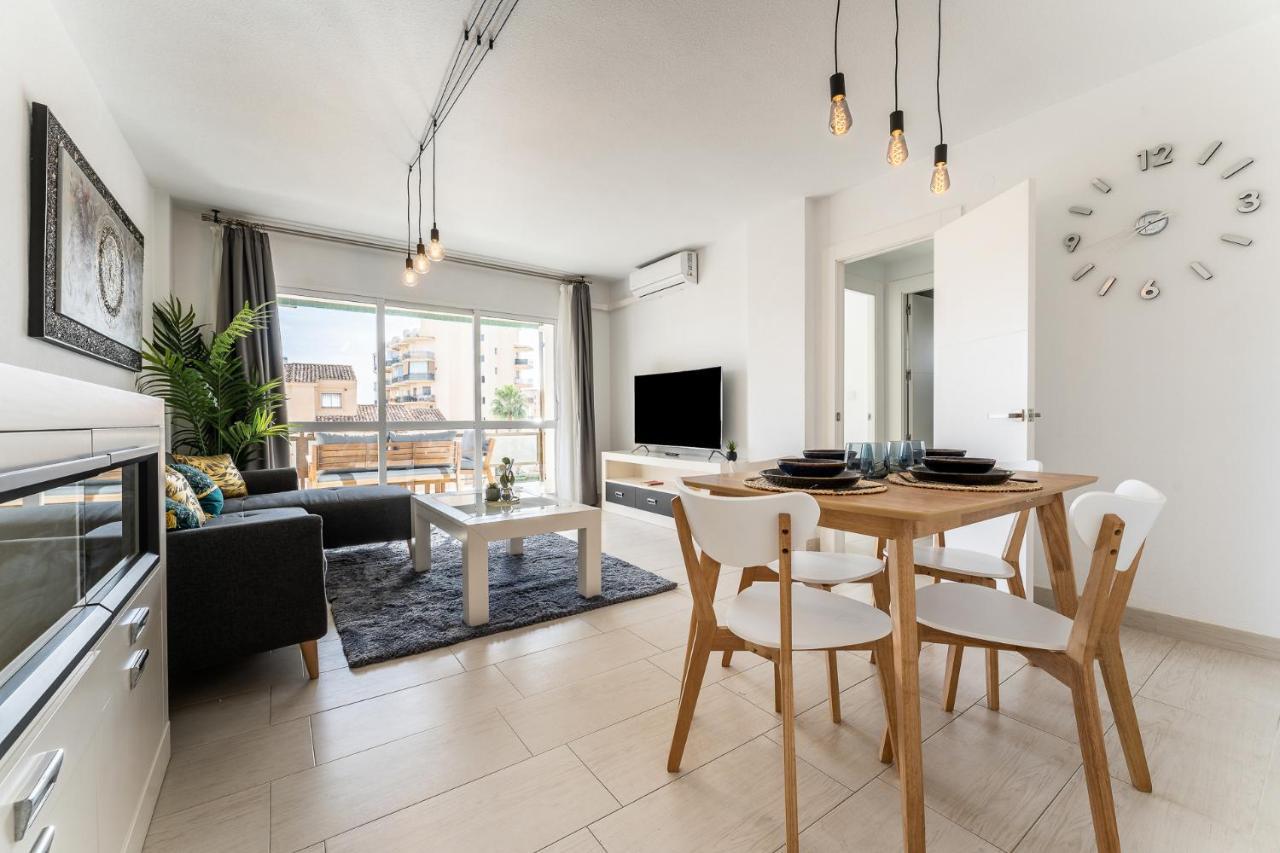 Sea View 2 Bedroom Apartment 2 Min Away From The Beach Torremolinos Bagian luar foto